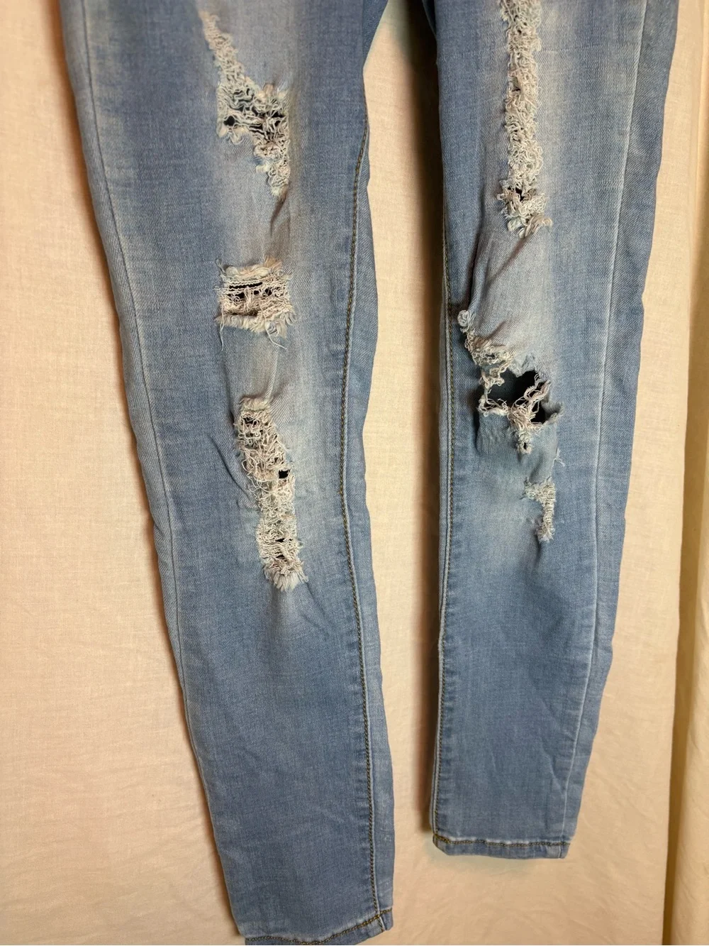 Blue Republic Light Wash Skinny Jeans Distressed Women’s 0 Double Button